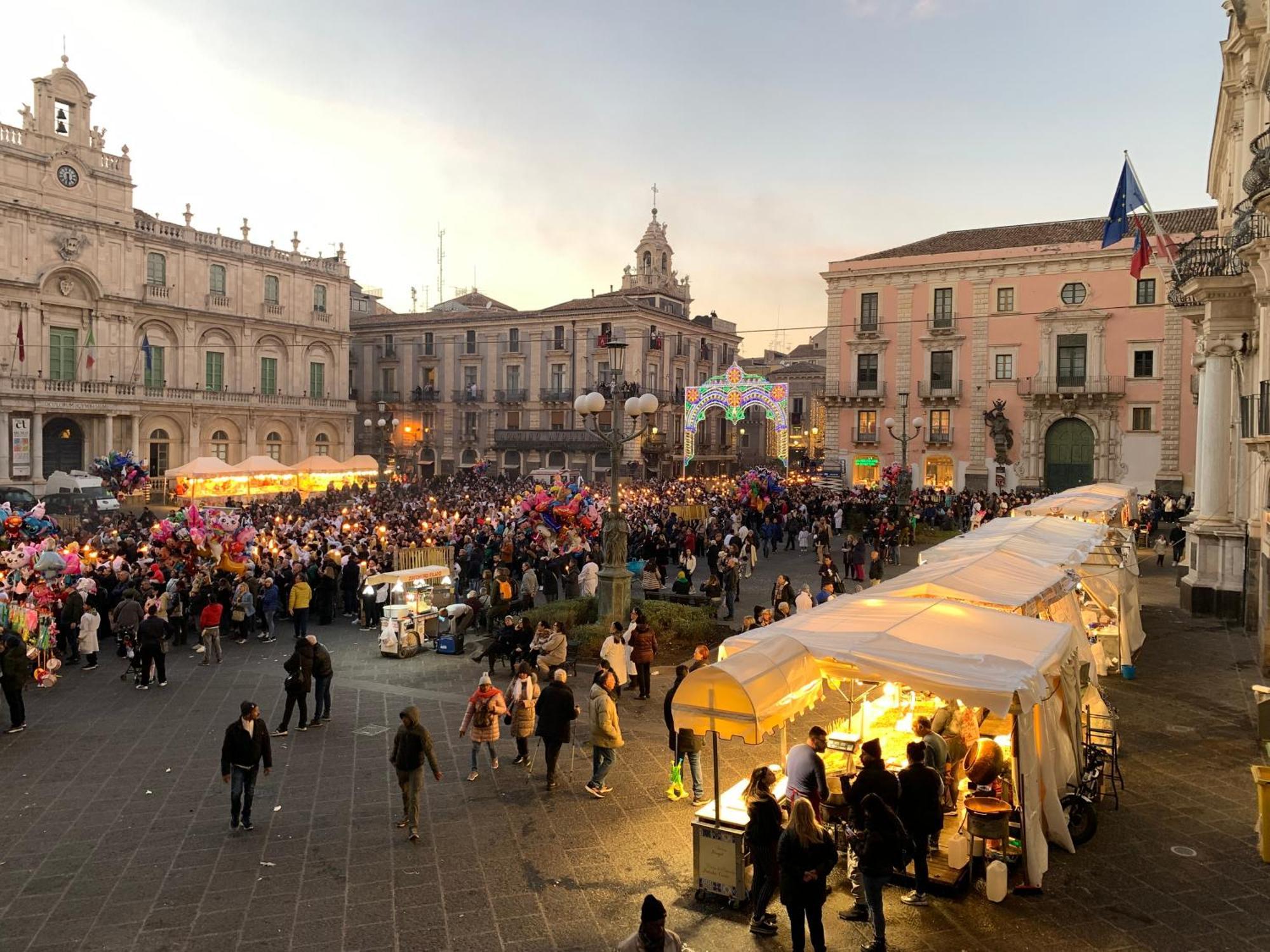 La Suite Di Piazza Dell'Universita Catania-Fontanarossai nemzetközi repülőtér Kültér fotó